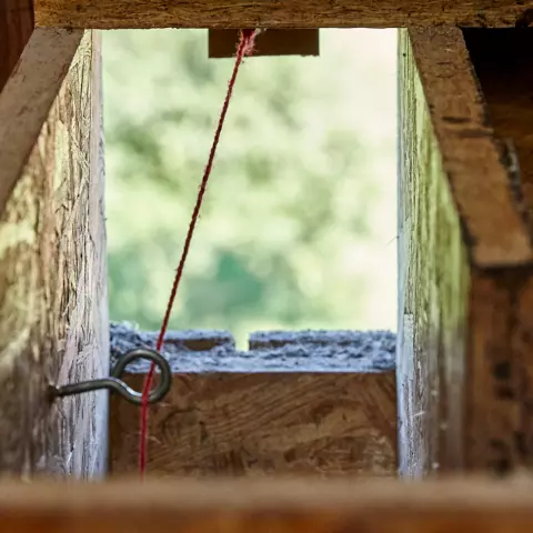 To capture the owls in a way that disturbs them the least, traps are placed at the entrance of the nestboxes. When the o