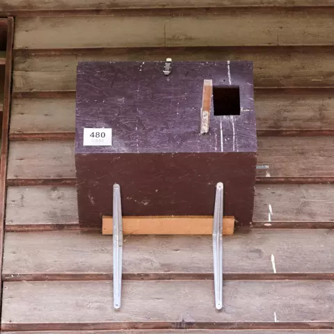 A nestbox installed on the outside of a barn. © Jeremy Bierer
